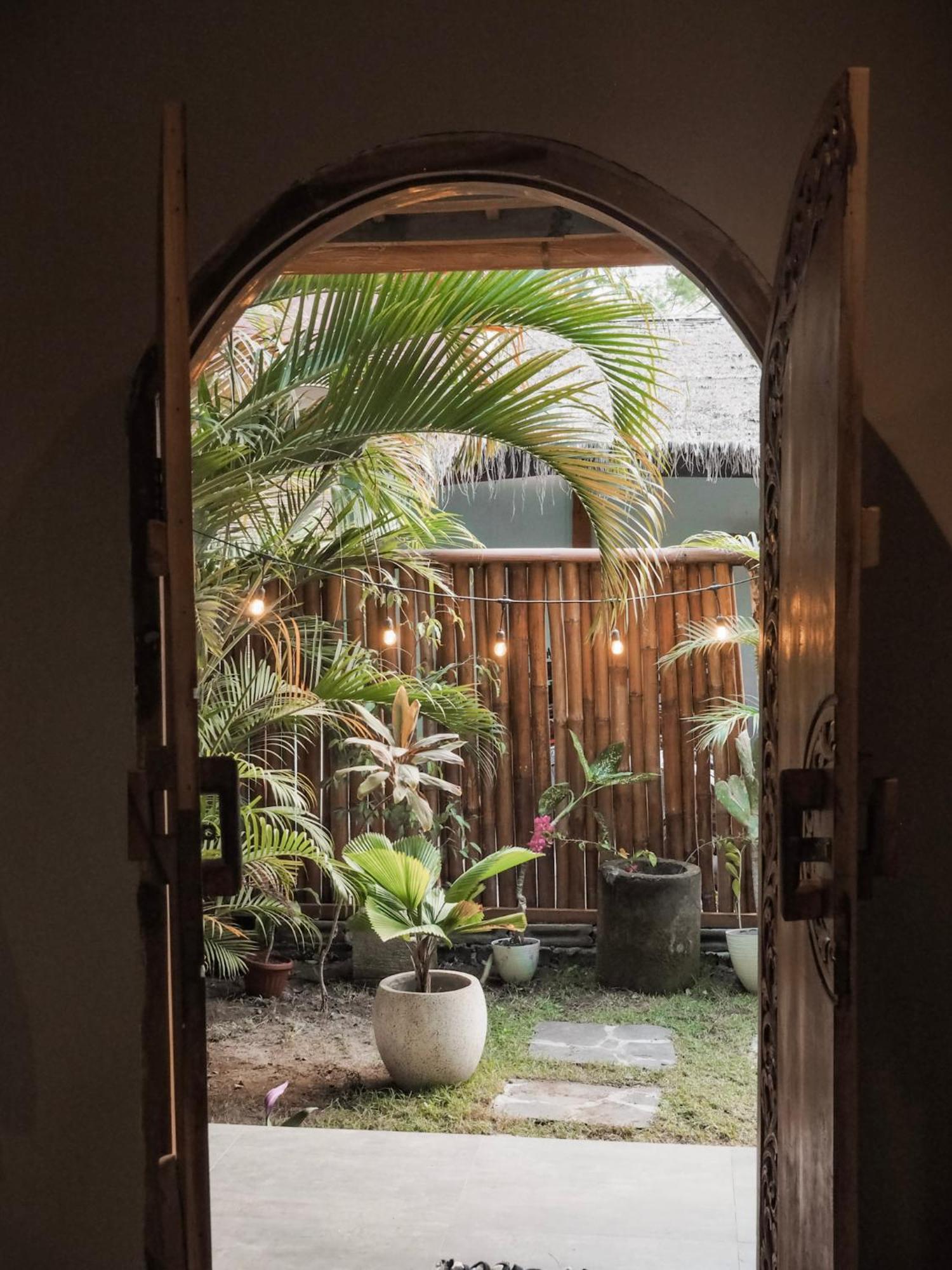 Secret Spot Surf And Stay Kuta  Exterior photo